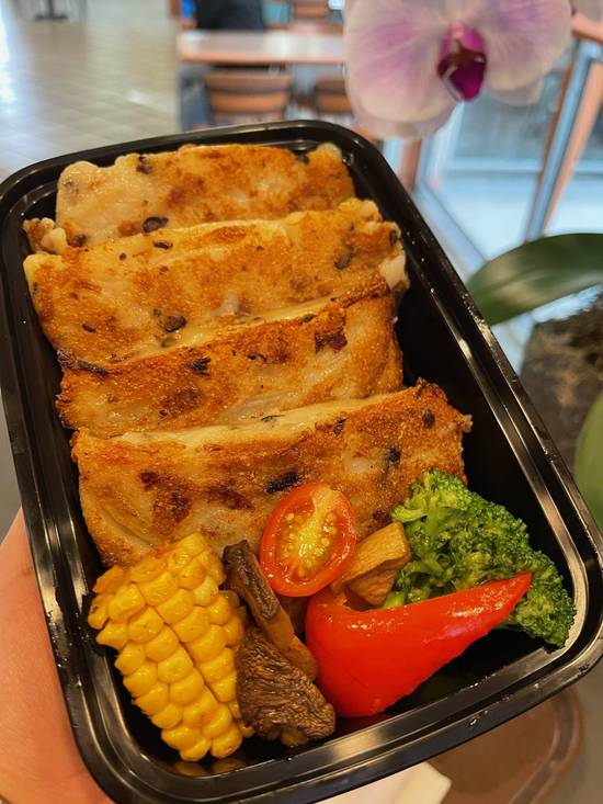 Fried Turnip Cake (ong Kong Style)/香煎臘味蘿蔔糕